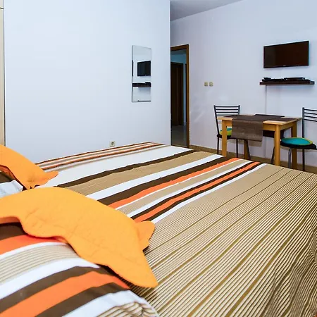 And Art Deco Pape Guest house