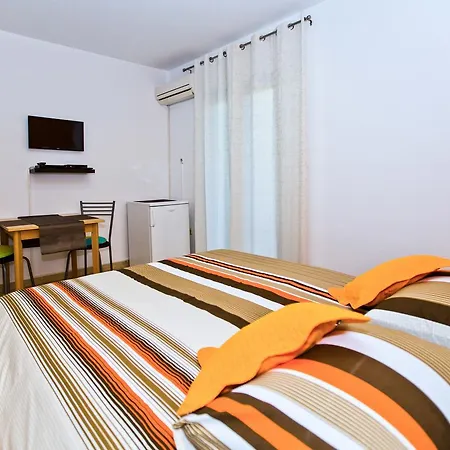 Guest house And Art Deco Pape Hvar Town