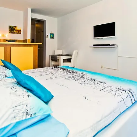 Guest house And Art Deco Pape 3*