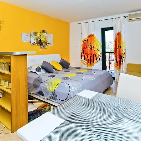 Guest house And Art Deco Pape 3*