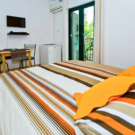 And Art Deco Pape Guest house 3*