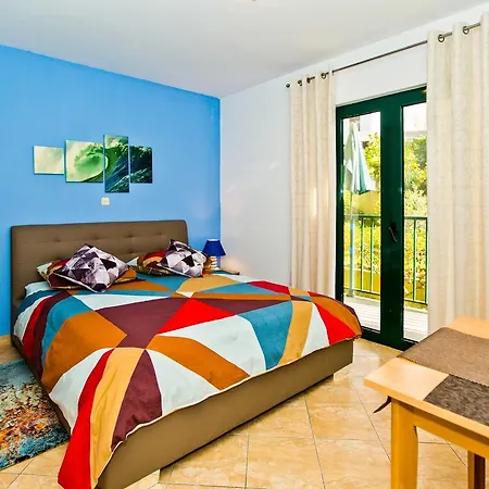 And Art Deco Pape Guest house 3*