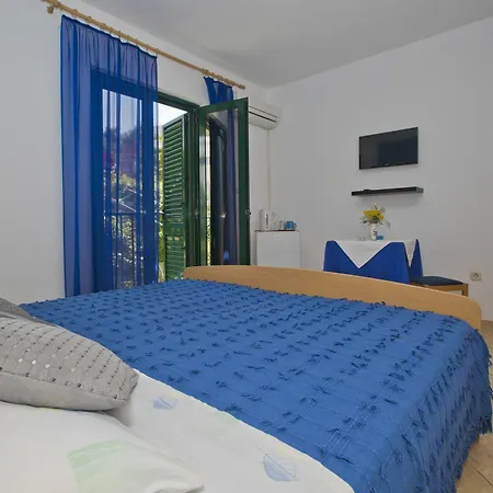 And Art Deco Pape Guest house 3*