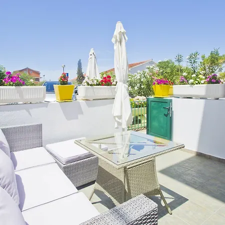 And Art Deco Pape Guest house 3*