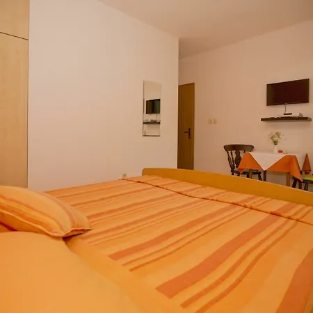 Guest house And Art Deco Pape Hvar Town