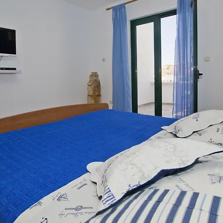 Guest house And Art Deco Pape 3*